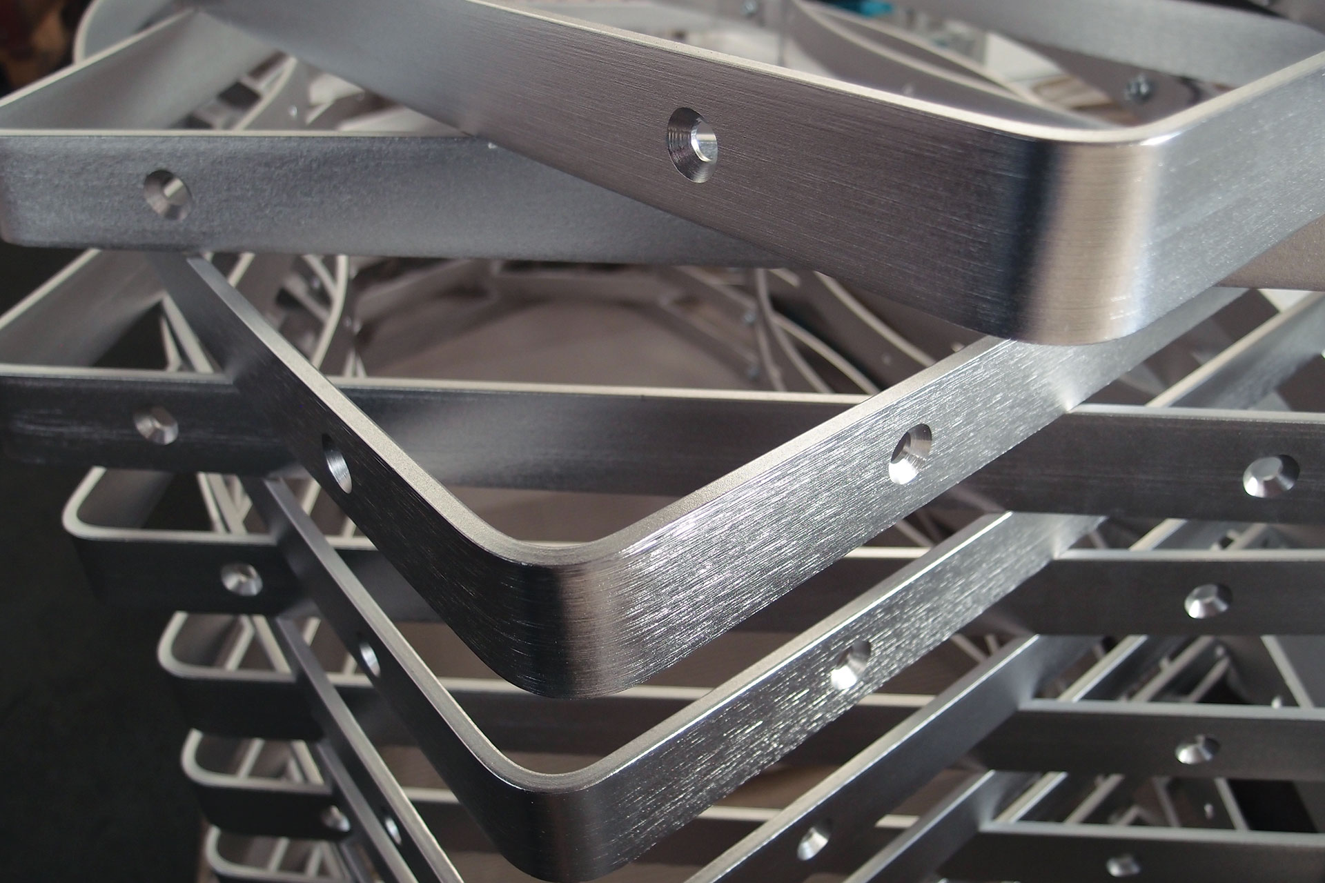 Heinz GmbH gebogene Edelstahlleisten